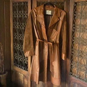 Vintage Wilson’s women’s leather and suede coat!!